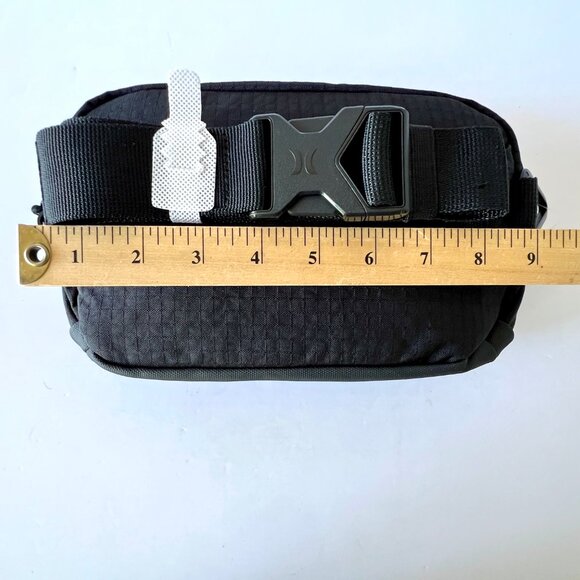 Hurley Fanny Pack Crossbody Belt or Waist Bag, New with Tags - Picture 15 of 15